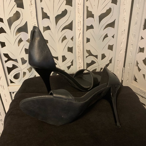 BLACK SANDLE HIGH HEELS 4” - Picture 3 of 4